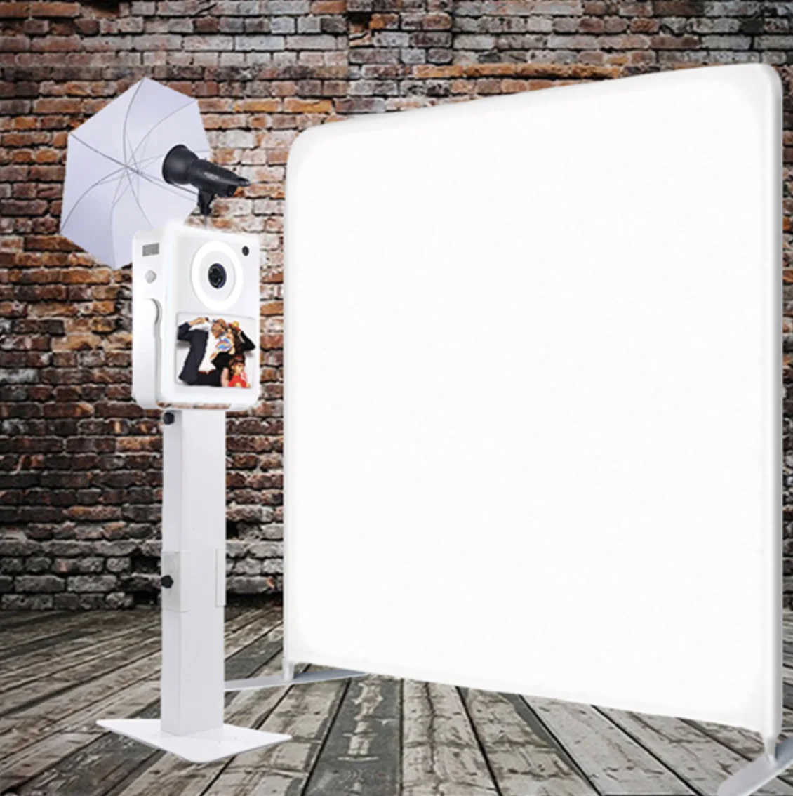 White Glam Booth camera and illuminated backdrop setup